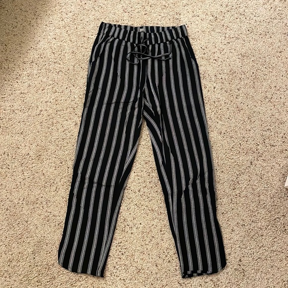 American Eagle Flowy Pants - Picture 1 of 4